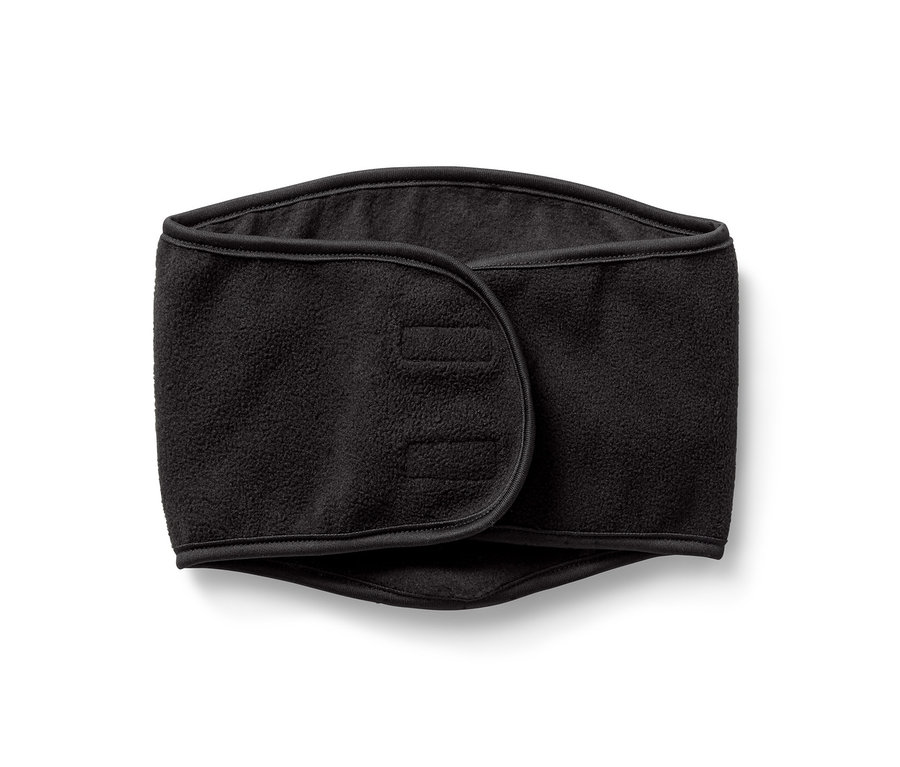 Ein schwarzer Fleece-Kälteschutzkragen auf einem weißen Hintergrund.
