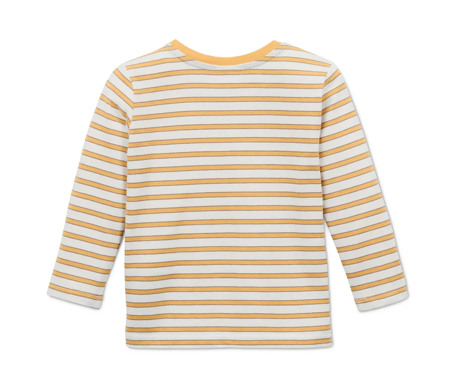 Gestreiftes Langarmshirt als Teil des Latzhose-und-Shirt-Sets.