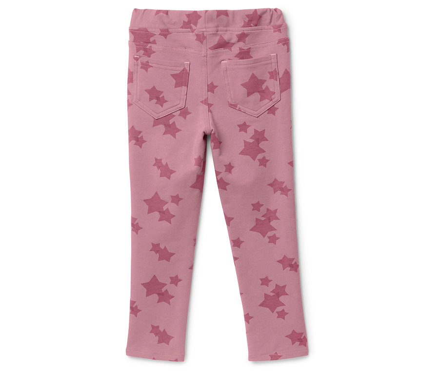 Rosa Hose mit Sternen auf der Rückseite.