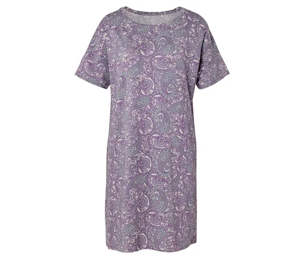 Lila-weiß gemustertes, knielanges, kurzärmeliges Kleid vor einem weißen Hintergrund.