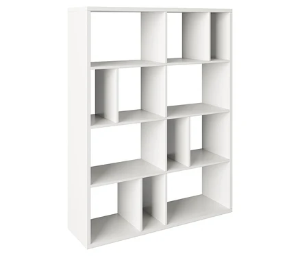Weißes Bücherregal mit zwölf Fächern, aufgenommen im Studio.