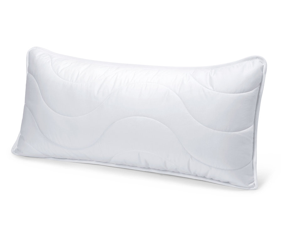 Weißes, kochfestes Kopfkissen, ca. 80 x 40, liegt auf einem weißen Hintergrund.