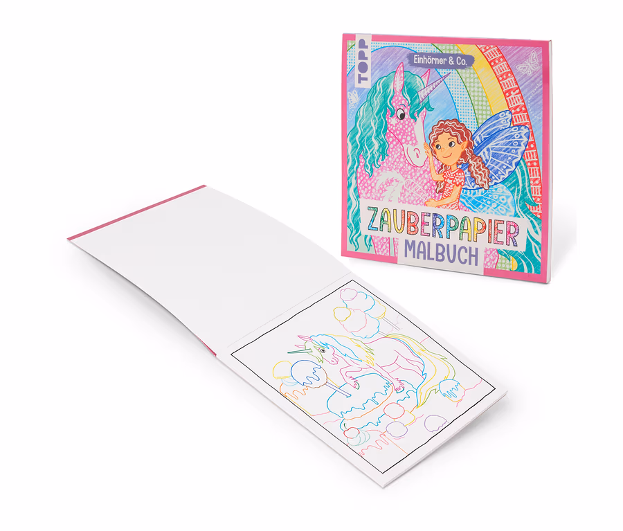 Ein offenes und ein geschlossenes Zauberpapier-Malbuch „Einhörner & Co“ liegen auf einer weißen Oberfläche. Das Cover des geschlossenen Buches zeigt ein Einhorn und eine Fee, während eine Seite des offenen Buches eine bunte Einhorn-Skizze darstellt.