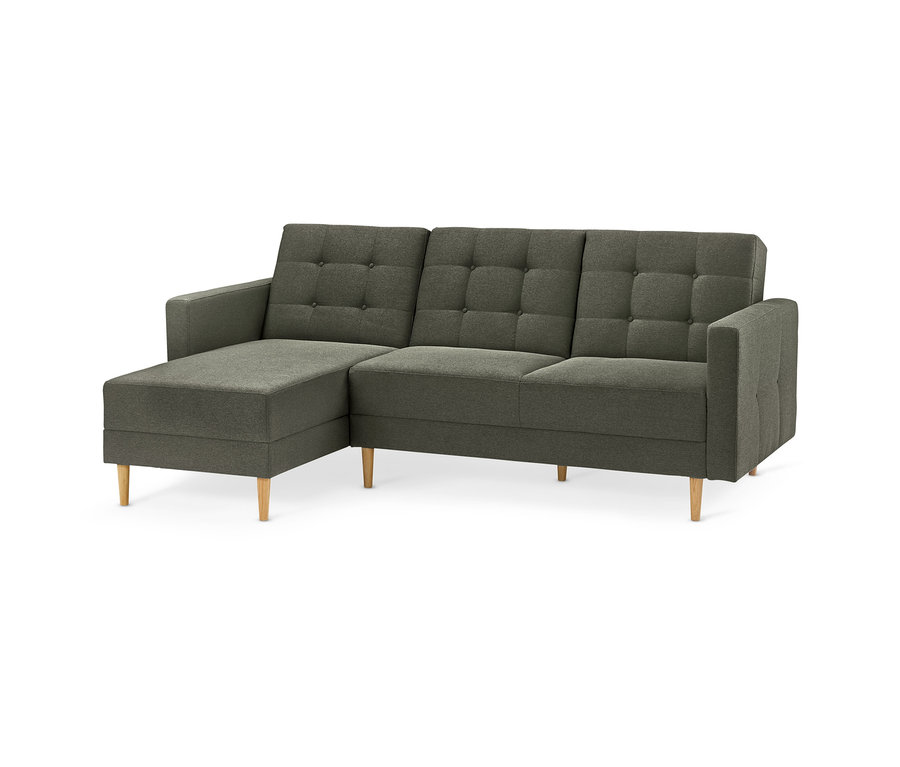 Grünes Federkern-Eckschlafsofa »Just Relax« mit Stauraumbank, linksseitiger Recamiere, Knopfheftung und hellen Holzfüßen.