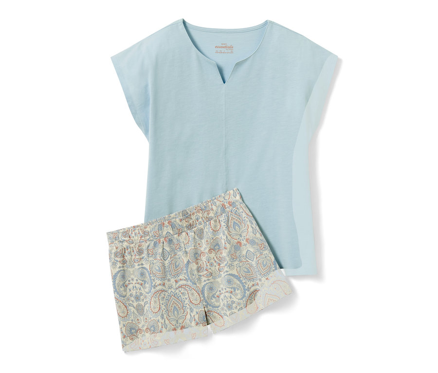 Hellblauer Shorty-Pyjama mit kurzen Ärmeln und gemusterten Shorts.
