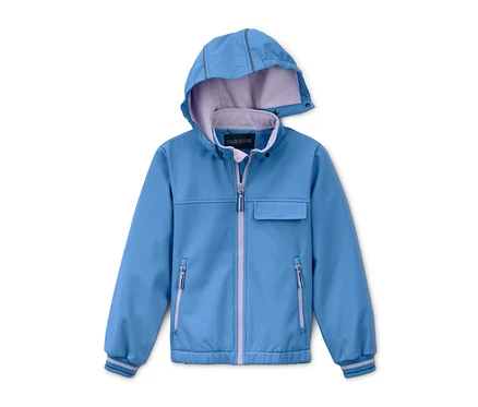 Eine blaue Softshelljacke mit recyceltem Material und Kapuze.