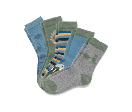Fünf Paar blaue Socken mit verschiedenen Mustern.