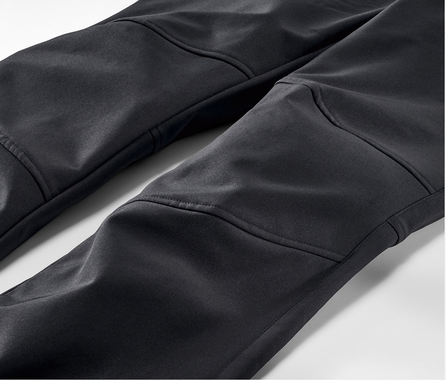 Detailaufnahme einer schwarzen Jet-Skihose.