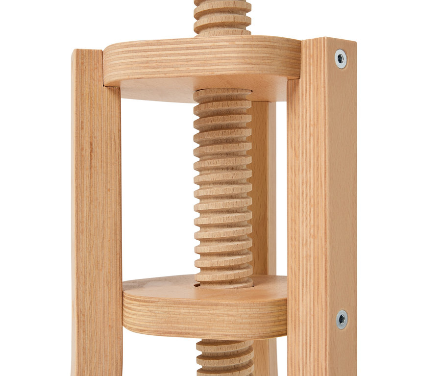 Detailansicht eines Spindelhockers aus Holz.