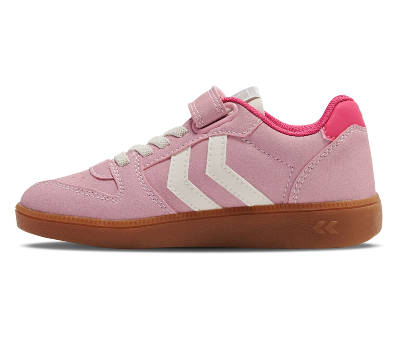 Rosa hummel® Sneaker Handball Perfekt CL JR mit weißen Winkeln und brauner Sohle.