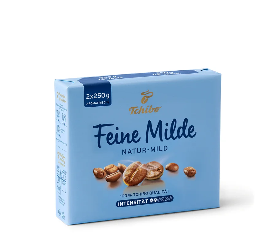 Eine Packung Tchibo Feine Milde gemahlener Kaffee, 2x250 g. Auf der Packung sind das Tchibo Logo und Kaffeebohnen abgebildet.