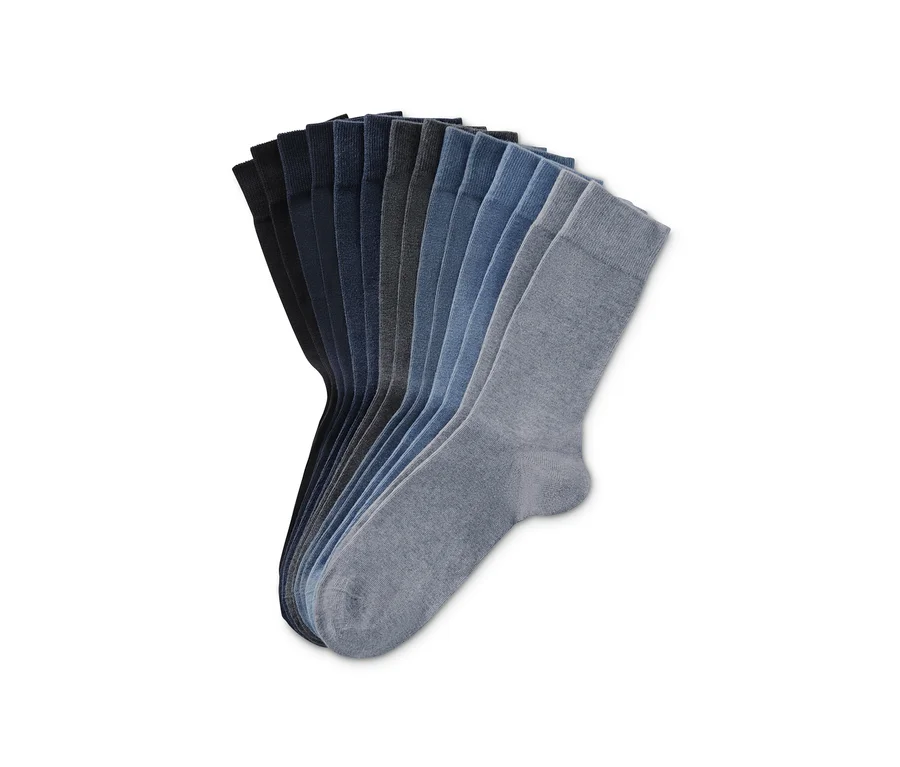 Ein 7er-Pack Socken in verschiedenen Blau- und Grautönen.