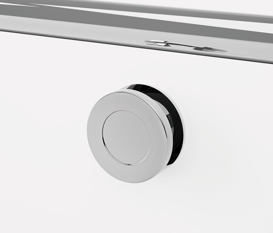 Detail eines weißen CN3 Metallmöbels mit einem verchromten runden Griff.