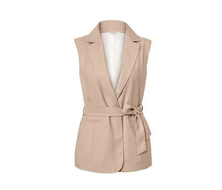 Beige Weste mit Bindegürtel.