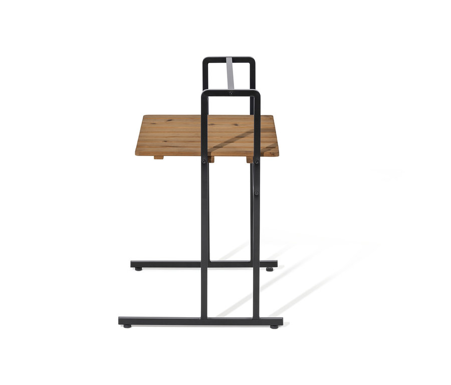 Detailansicht eines C-Tisches mit großer Tischplatte.