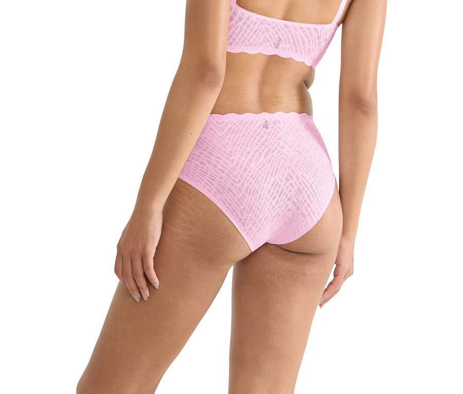 Rückansicht einer Frau, die einen rosa gemusterten BH und passende Höschen trägt.