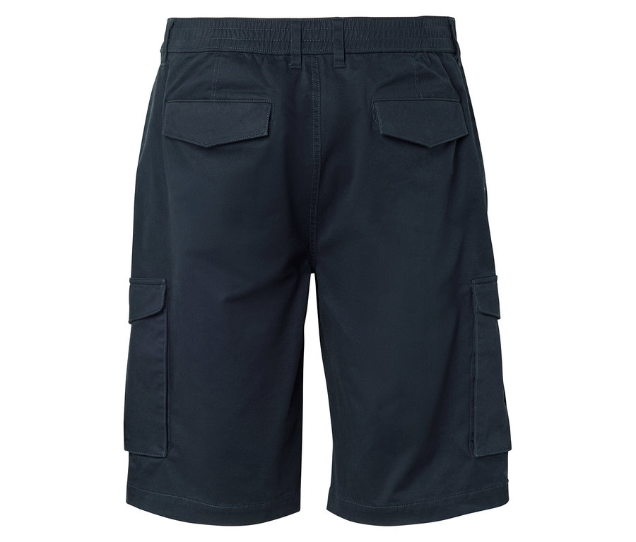 Dunkelblaue Cargo-Shorts von hinten mit Taschen.