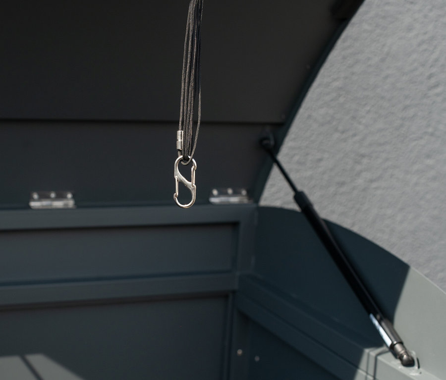 Geöffnete Mülltonnenbox, 1er mit Karabiner am Seil.