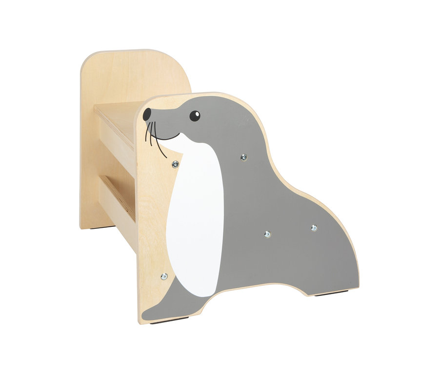 small foot Tritthocker Seehund »Wildlife« aus hellem Holz mit grau-weißem Seehund-Design.