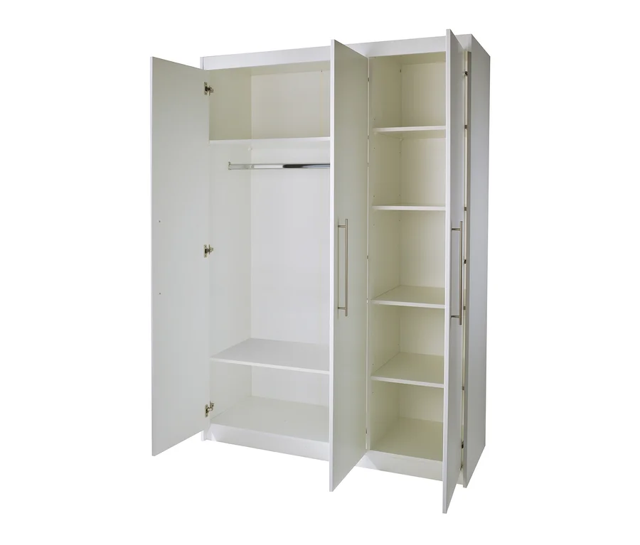 Geöffneter, weißer dreitüriger Schrank aus dem Kinderzimmer-Set.