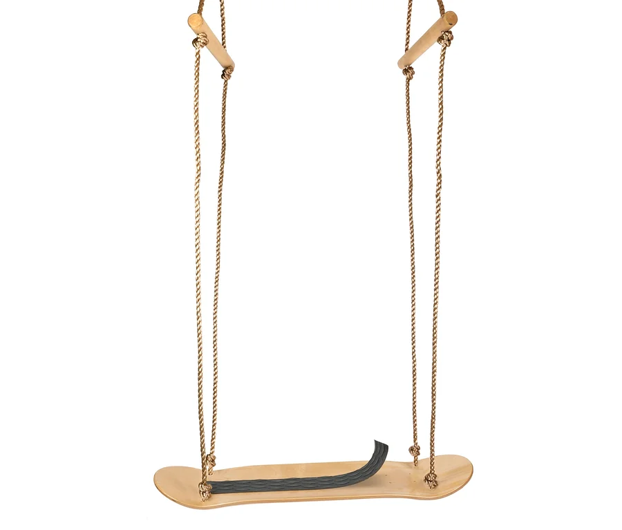 small foot Skateboard-Schaukel mit zwei Seilen und Holzgriffen.