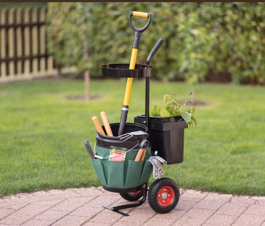 Universal-Garten-Trolley mit Gartengeräten und Pflanze im Topf.