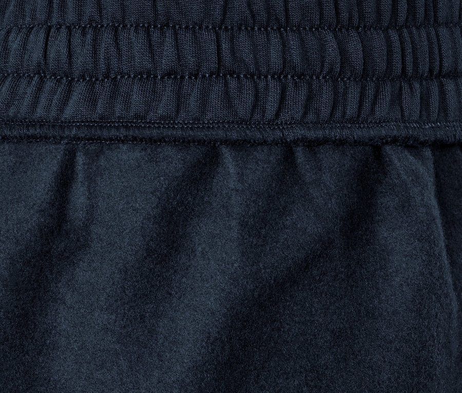 Detailaufnahme von Sweatshorts.