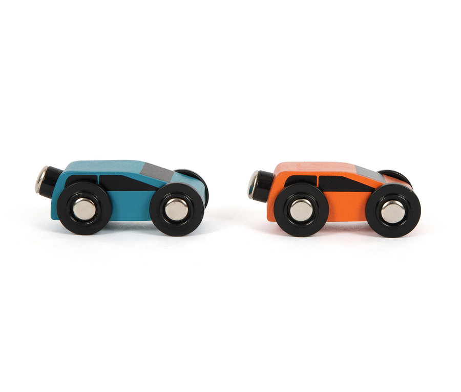 Zwei kleine Holzautos small foot Parkhaus »Rallye«: blau und orange.
