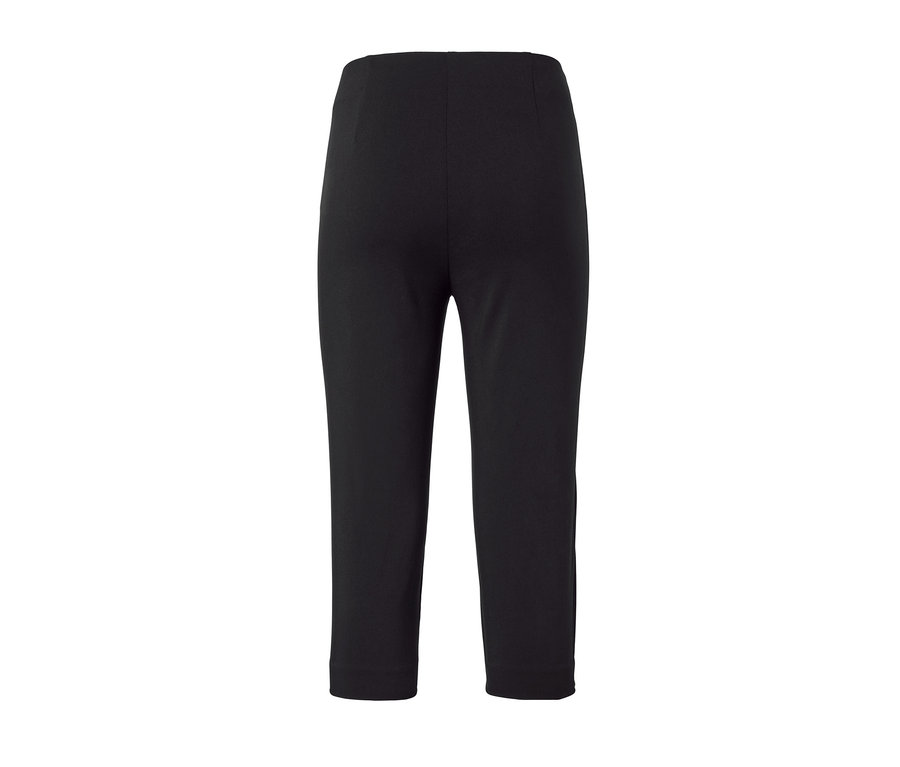 Schwarze 3/4-Stretchhose.