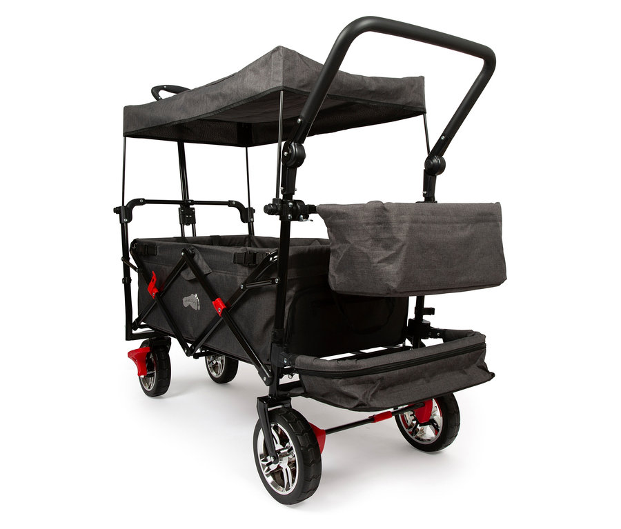 Ein grauer small foot Bollerwagen mit Dach und Regencover vor einem weißen Hintergrund.