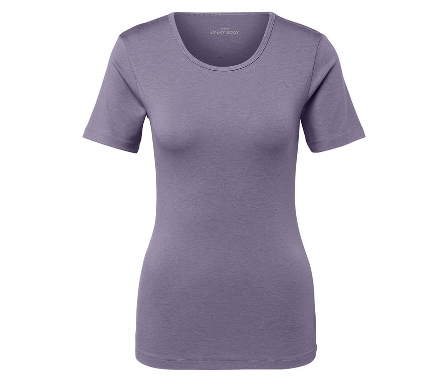 Ein lilafarbenes T-Shirt mit kurzen Ärmeln auf weißem Hintergrund.