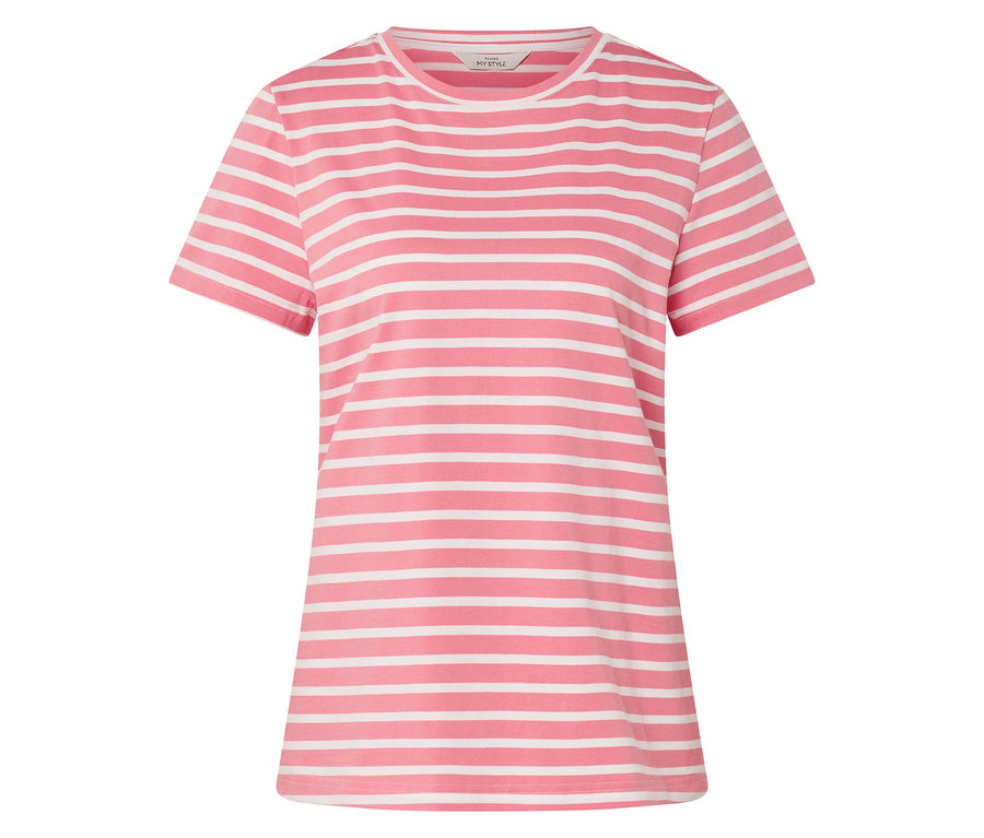 Gestreiftes, rosa-weißes T-Shirt.