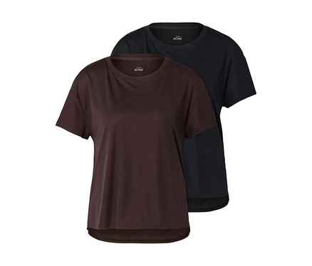 Zwei kurzärmelige T-Shirts, eines dunkelbraun und eines schwarz, übereinandergelegt. Beide haben einen Rundhalsausschnitt und einen abgerundeten Saum.