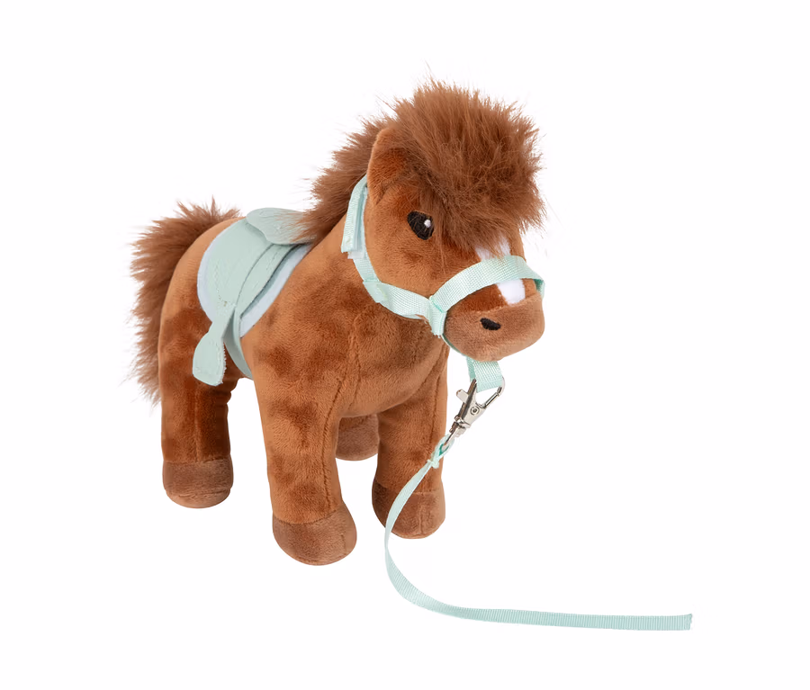 Dunkelbraunes small foot Spielset Pferd aus Plüsch mit mintgrünem Sattel und Halfter mit Leine.