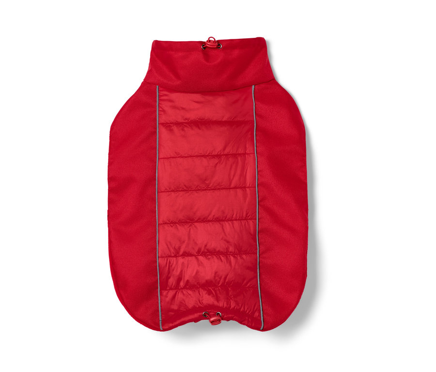 Eine rote Hundejacke.