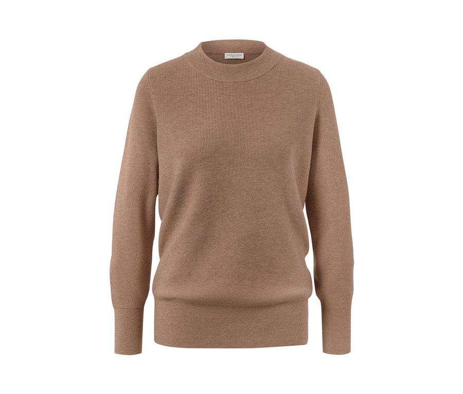 Ein brauner Strickpullover.