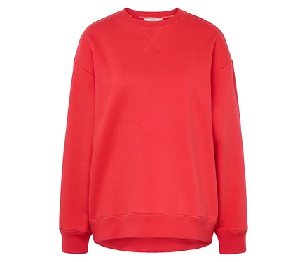 Roter Pullover mit langen Ärmeln.