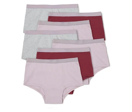 Sechs Baumwollslips in Grau, Rosa und Burgunderrot liegen übereinander, alle mit einem grauen Bund.