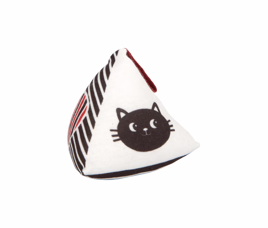 Weißes dreieckiges Stofftier für Babys mit schwarzem Katzenkopf und schwarzen sowie roten Streifen.