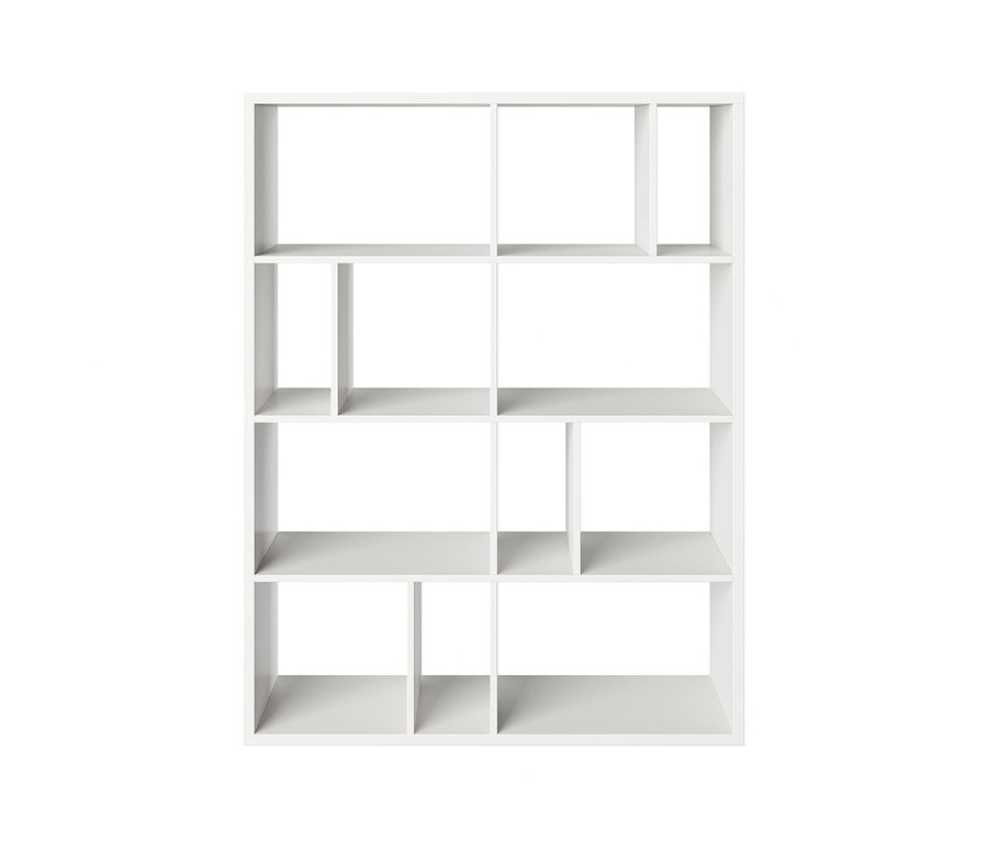 Weißes Bücherregal mit mehreren Fächern unterschiedlicher Größe.