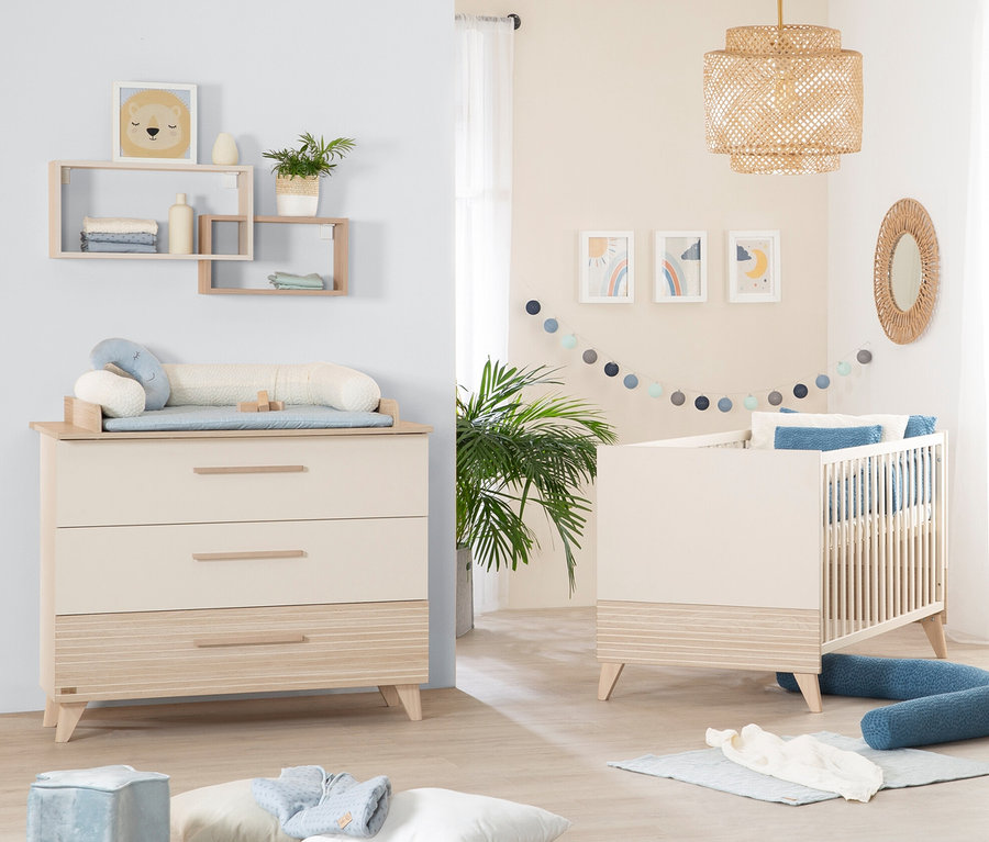 Kinderzimmer mit Wickelkommode und Kinderbett. Roba Set »Sidney« 3-teilig, Kaschmir.