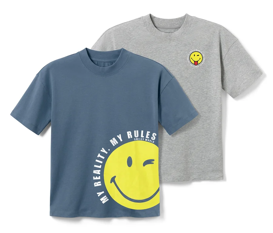Zwei Kinder-T-Shirts »Smiley«: ein blaues mit gelbem Smiley-Aufdruck und ein graues mit kleinem Smiley auf der Brust.
