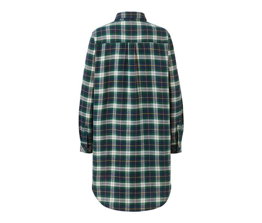 Rückansicht eines grün karierten Flanell-Nachthemds.