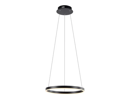 Eine schwarze JUST LIGHT LED-Pendelleuchte »Ritus« hängt an drei dünnen Drähten.