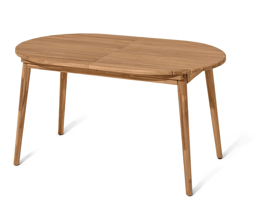 Ein ovaler Ausziehtisch aus hellem Holz mit vier Beinen.