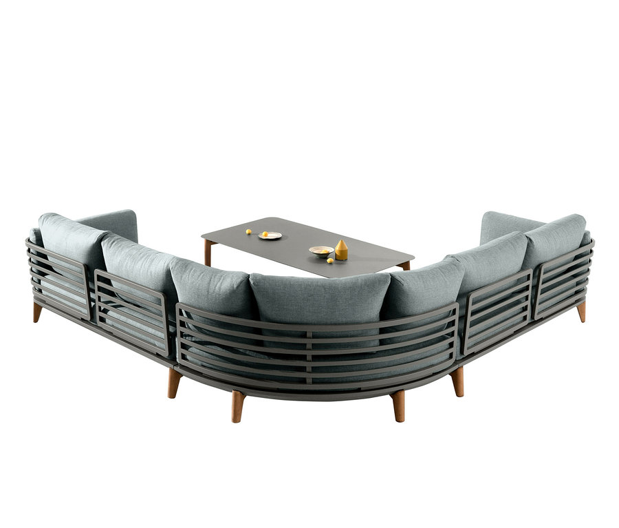 Leco Lounge-Ecke »Moss« mit grauen Kissen und Tisch.