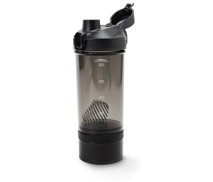 Ein schwarzer Protein-Shaker mit Metallspirale drin.