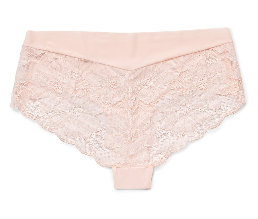 Hellrosa Spitzen-Shorty auf weißem Hintergrund.