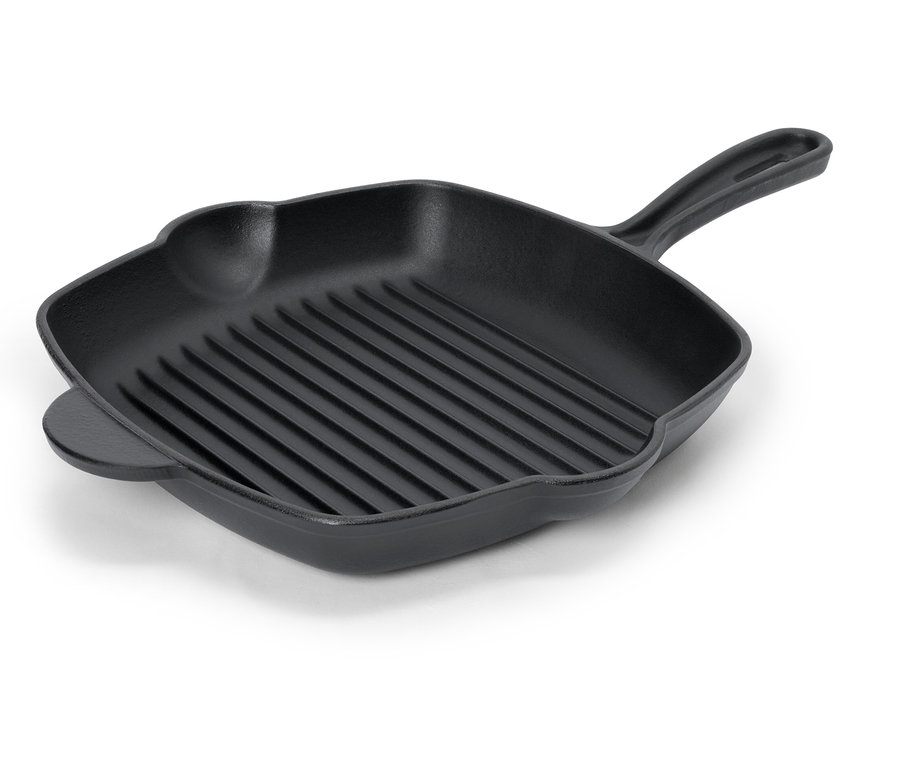 Schwarze, quadratische Gusseisen-Grillpfanne, 24 x 24 cm, mit gerippter Oberfläche und Griff, auf weißem Hintergrund.