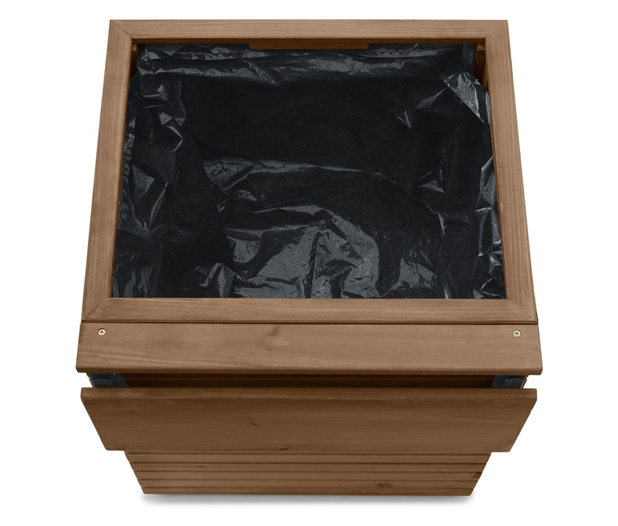 Draufsicht auf einen quadratischen, braunen Pflanzkasten aus Holz mit schwarzer Folie im Inneren.